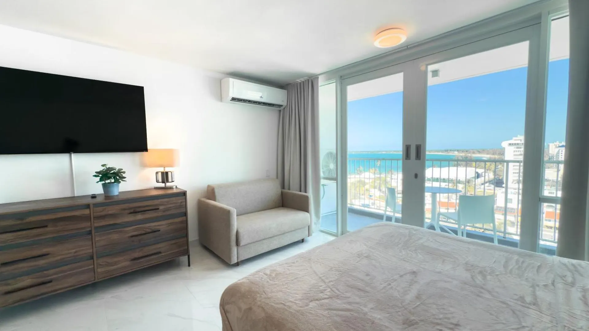 Aparthotel Esj Towers By Chana San Juan