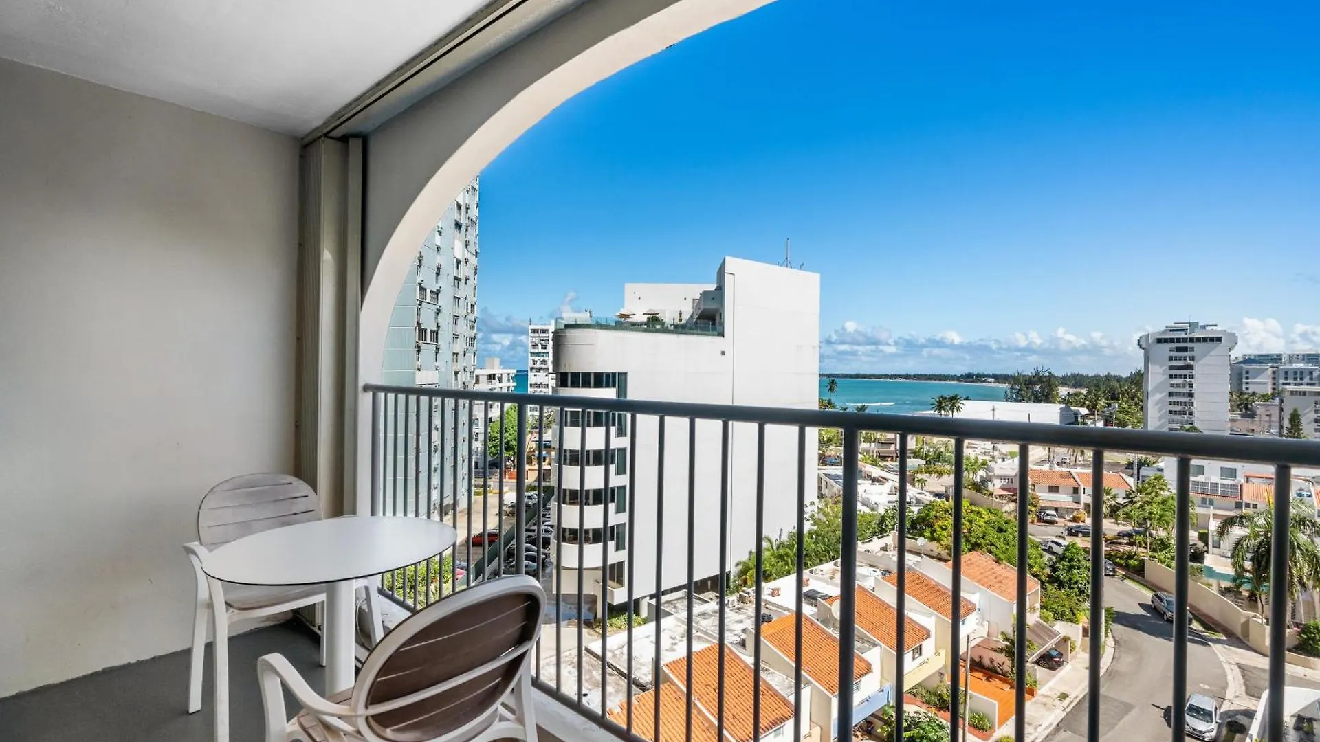 Esj Towers By Chana San Juan Aparthotel