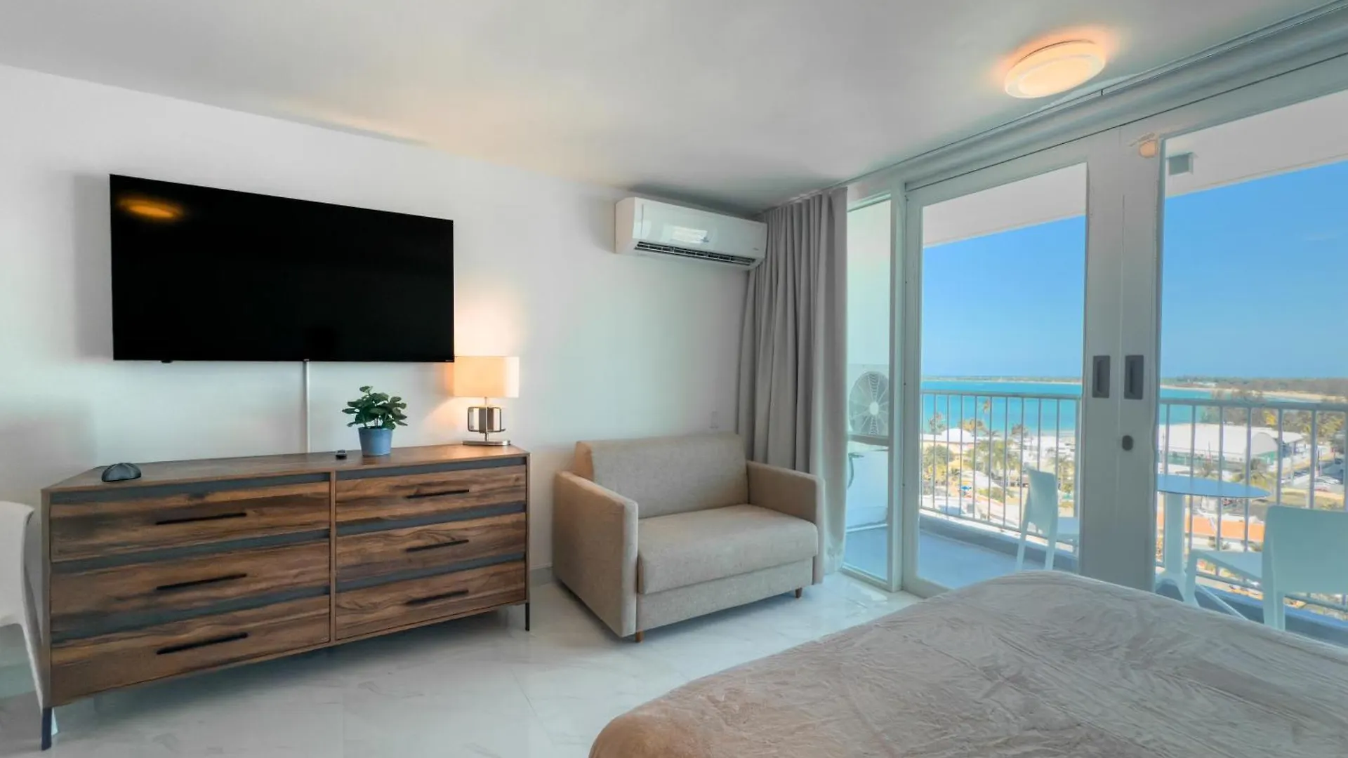 Esj Towers By Chana San Juan Aparthotel